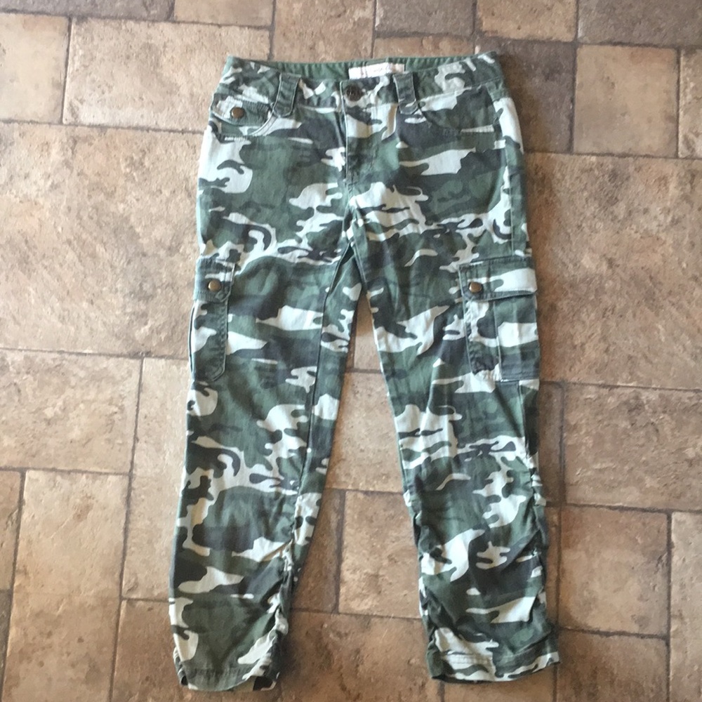 3/$15 Southpole crops size 3 camouflage